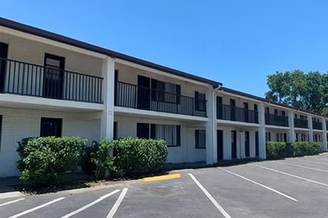 2 N Fernwood Ave in Clearwater, FL - Building Photo - Building Photo