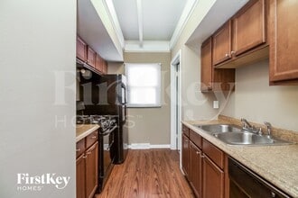 394 Sherman Ave in Aurora, IL - Foto de edificio - Building Photo