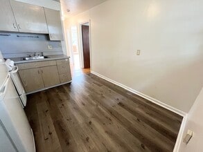 34 High St, Unit 2 in Wallingford, CT - Foto de edificio - Building Photo