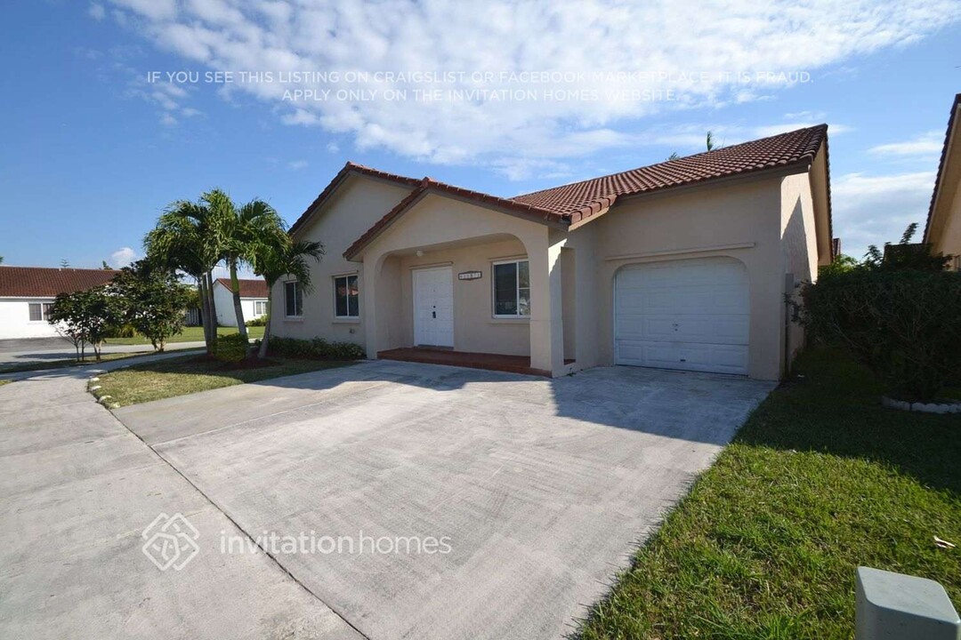 16871 SW 144th Pl in Miami, FL - Building Photo