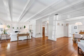 141 Chilean Ave in Palm Beach, FL - Building Photo - Building Photo