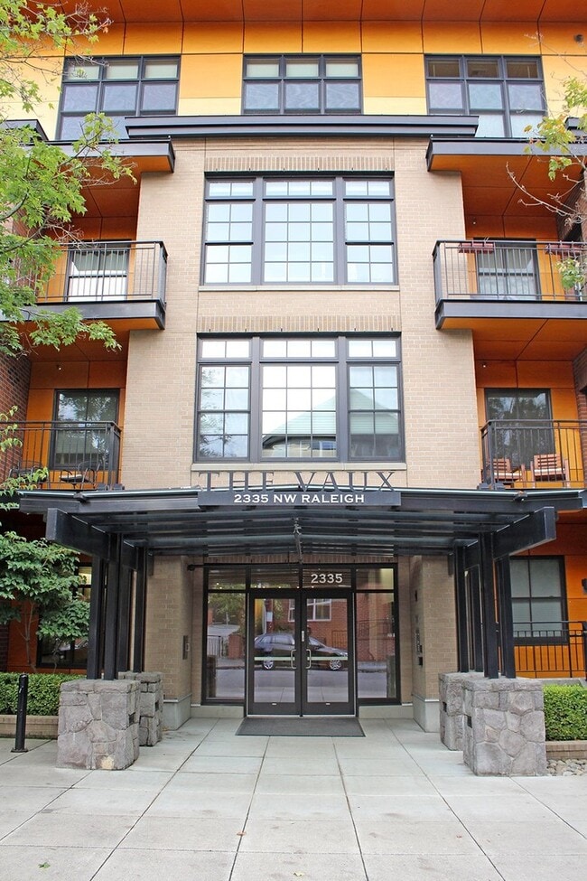 2335 NW Raleigh St in Portland, OR - Building Photo - Building Photo