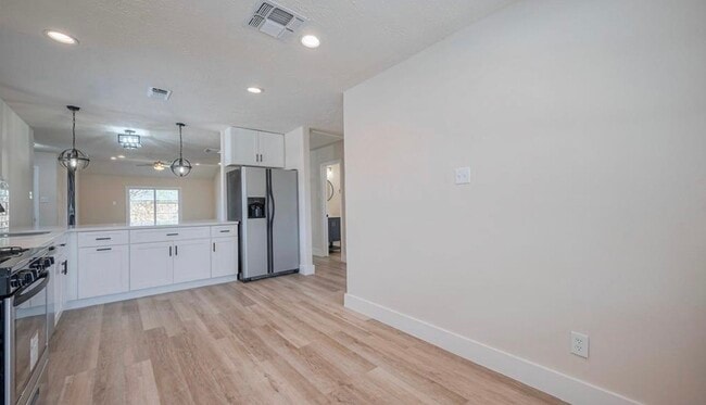 property at 5502 Hewitt Dr