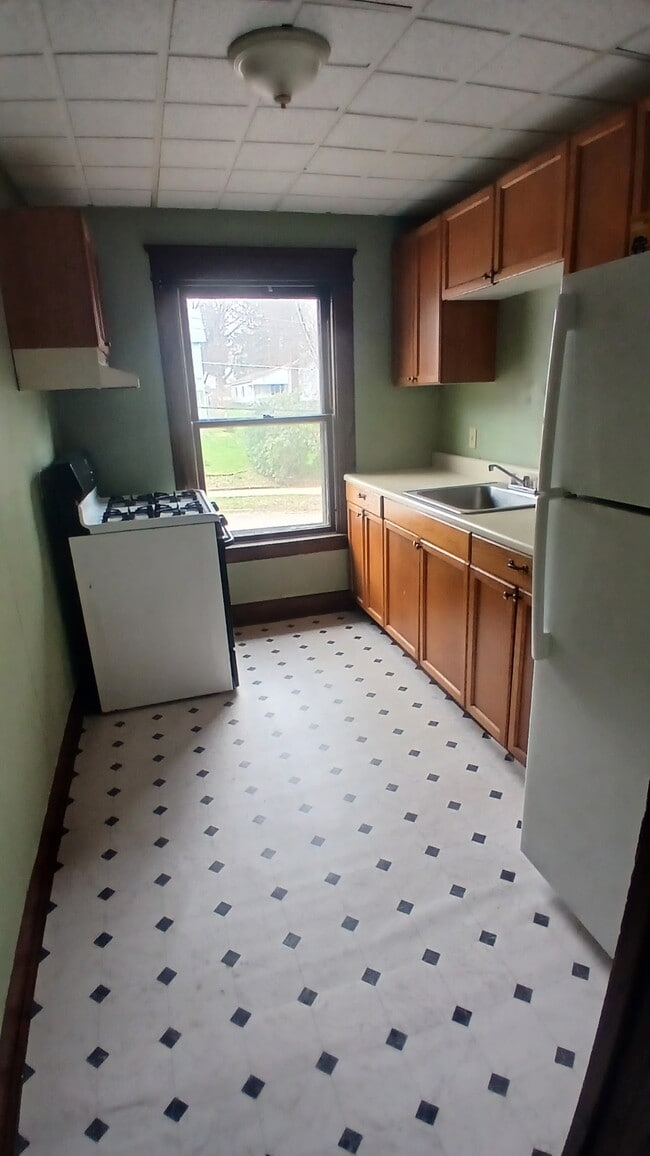 636 Cullum St in Meadville, PA - Foto de edificio - Building Photo
