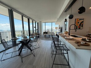 1027 NW 1st Ct, Unit B1 in Miami, FL - Building Photo - Building Photo