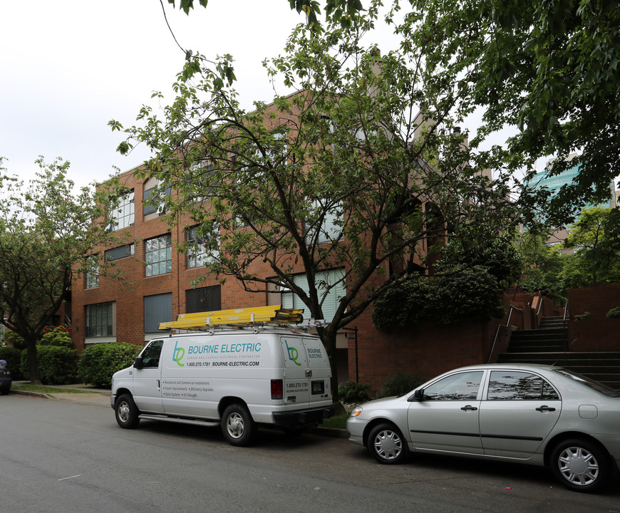 Willow Arbor in Vancouver, BC - Building Photo