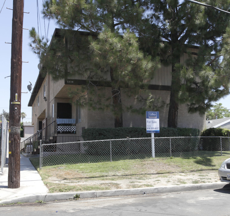 6830 Gentry Ave in North Hollywood, CA - Building Photo