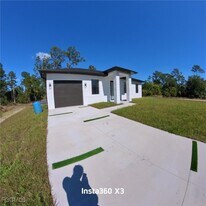 3107 Leeland Heights Blvd E in Lehigh Acres, FL - Building Photo