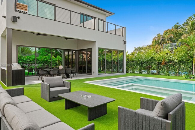 245 NE 116th St in Miami, FL - Building Photo - Building Photo