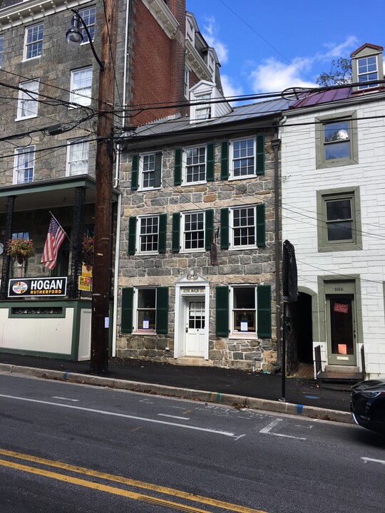 8198 Main St, Unit Luxury Apartment in Ellicott City, MD - Foto de edificio