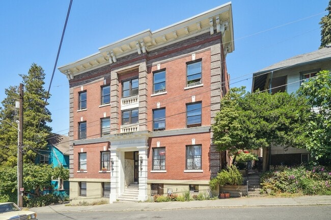 property at 416 E Roy St
