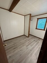 1427 Bixby Ave NE in Bemidji, MN - Foto de edificio - Building Photo