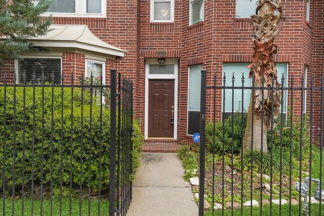 1423 Anita St in Houston, TX - Foto de edificio - Building Photo