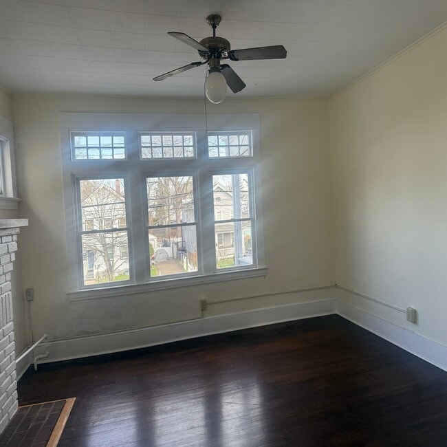 182 Main St, Unit 2nd Floor in West Haven, CT - Building Photo - Building Photo