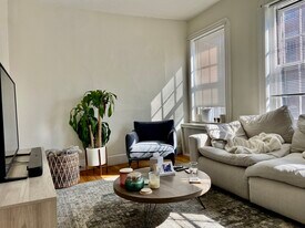 97 West Cedar St, Unit 31 in Boston, MA - Building Photo