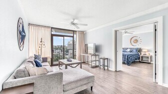 7701 Wurzbach Rd in San Antonio, TX - Building Photo