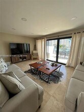 4000 NE 168th St in North Miami Beach, FL - Building Photo - Building Photo