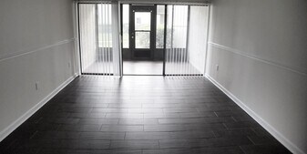 3298 S Semoran Blvd in Orlando, FL - Building Photo