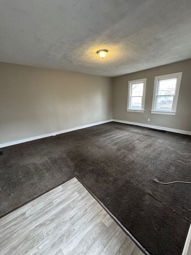 709 Riverside Ave in Fort Wayne, IN - Building Photo - Building Photo