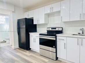 1600 NW 7th Ct in Miami, FL - Building Photo - Building Photo