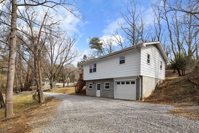 6 Shady Cir in Asheville, NC - Building Photo - Building Photo