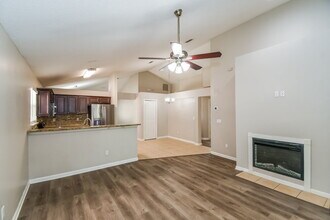 10932 Campus Heights Ln in Jacksonville, FL - Foto de edificio - Building Photo