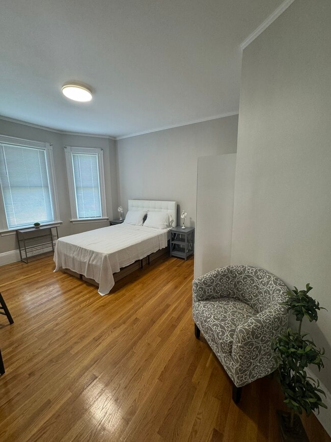 26 Bentley St, Unit 1