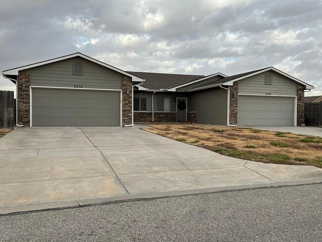 property at 2318 E Quivira St