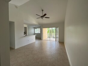 2600 S University Dr, Unit 317 in Davie, FL - Building Photo - Building Photo