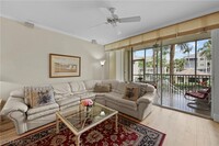 7622 Pebble Creek Cir in Naples, FL - Foto de edificio - Building Photo