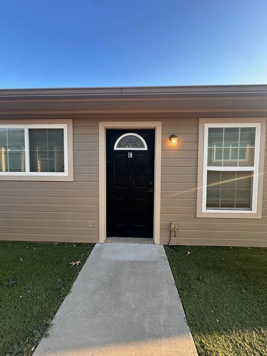 111 Canal St-Unit -D in Early, TX - Building Photo