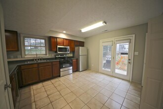 892 E Sherwood Hills Dr in Bloomington, IN - Building Photo - Building Photo