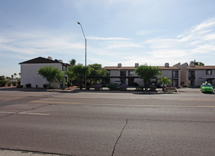 *End Mgmt 09.30.2023 - Courtyard Village (... in Phoenix, AZ - Building Photo - Building Photo