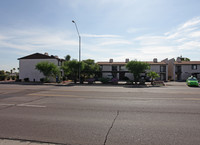 *End Mgmt 09.30.2023 - Courtyard Village (... in Phoenix, AZ - Foto de edificio - Building Photo