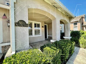 5879 Riverbank Cir in Stockton, CA - Building Photo - Building Photo