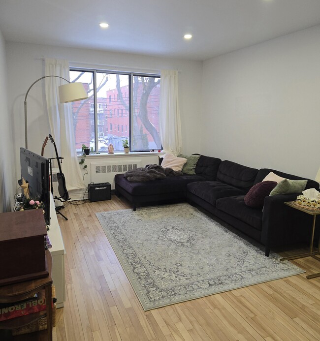 property at 4940 Edouard Montpetit Blvd