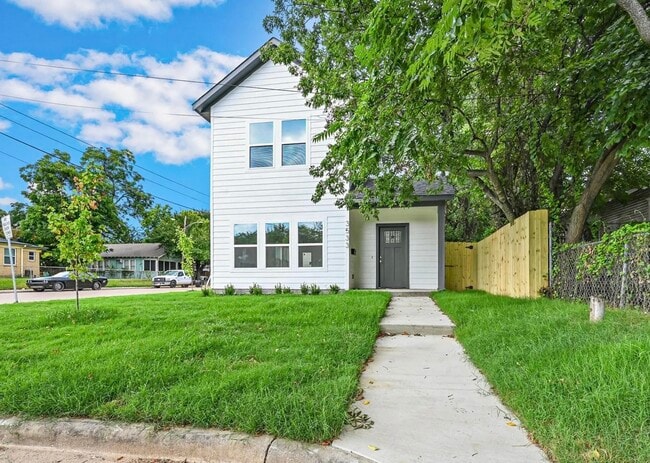 3533 S Malcolm X Blvd in Dallas, TX - Building Photo - Building Photo