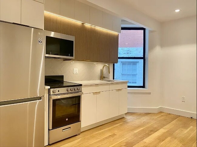 223 E 96th St, Unit 1C