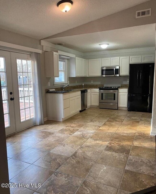 519 Oci Dr in Jacksonville, NC - Building Photo - Building Photo