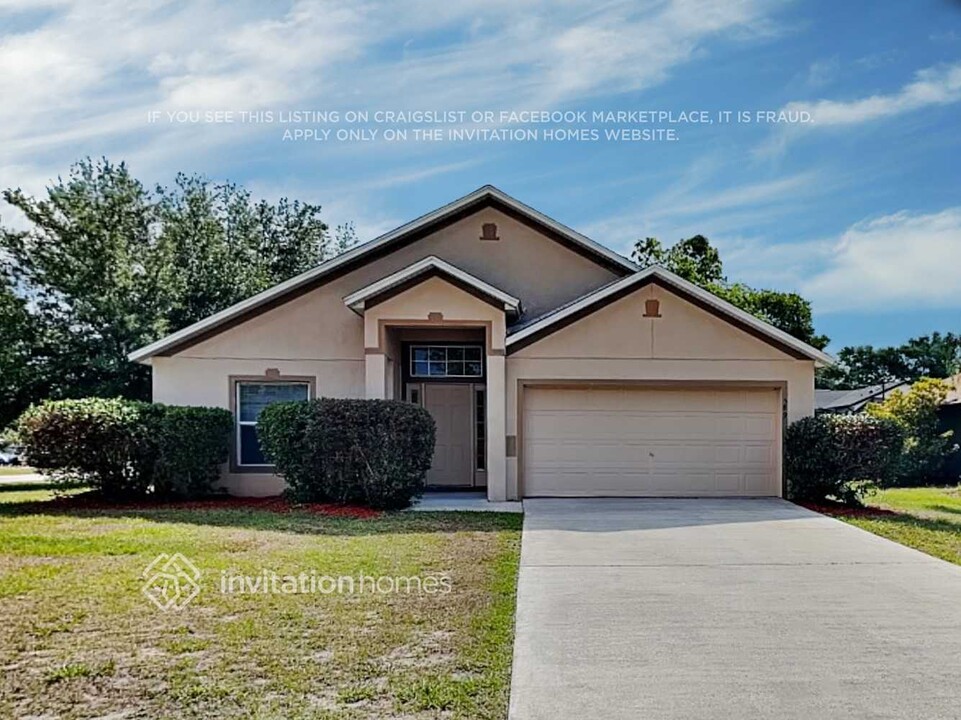 589 Noremac Ave in Deltona, FL - Foto de edificio