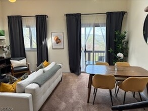 5 Arapahoe Dr in Vernon, NJ - Building Photo - Building Photo