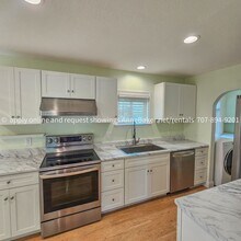 206 E 1st St in Cloverdale, CA - Building Photo - Building Photo