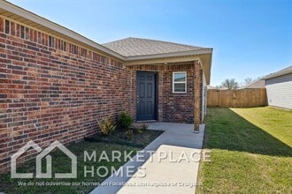 981 E Starling St in Fayetteville, AR - Building Photo - Building Photo