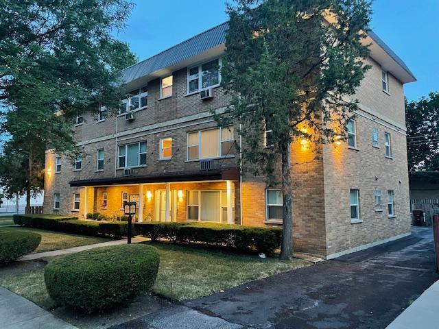 301 W Park Pl in Arlington Heights, IL - Building Photo