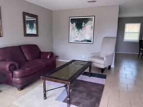 1900 Collins Blvd in Ada, OK - Building Photo - Building Photo