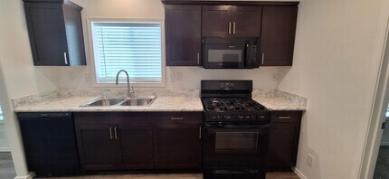 4487 E Lake Mead Blvd in Las Vegas, NV - Building Photo - Building Photo