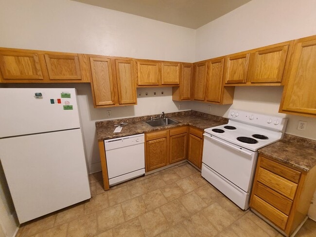 3418 Bates St in Pittsburgh, PA - Building Photo - Building Photo