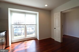 6584 Bermuda Green Ct in Alexandria, VA - Foto de edificio - Building Photo