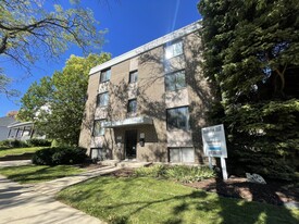 134 E Johnson in Madison, WI - Building Photo
