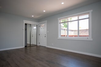 2103 S Delaware St in San Mateo, CA - Building Photo - Building Photo